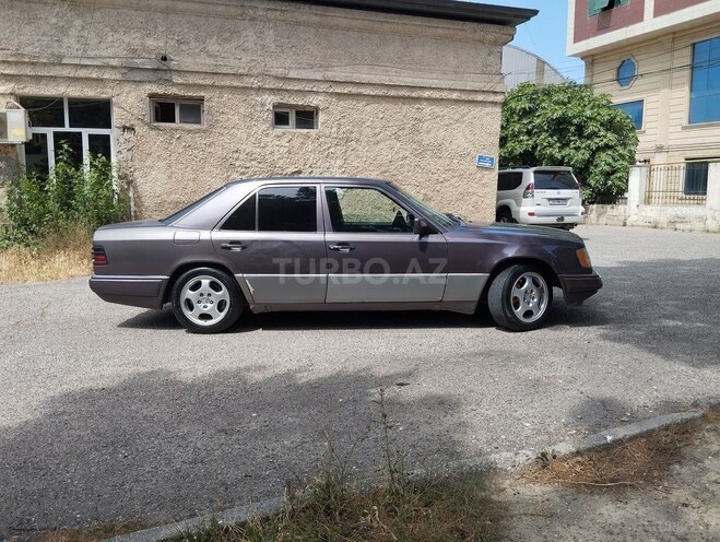 Mercedes E 220 1994, 399,000 km - 2.2 l - Bakı