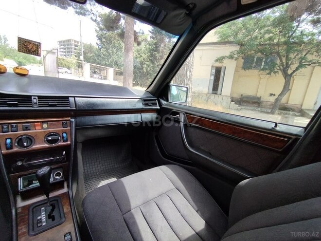 Mercedes E 220 1994, 399,000 km - 2.2 l - Bakı