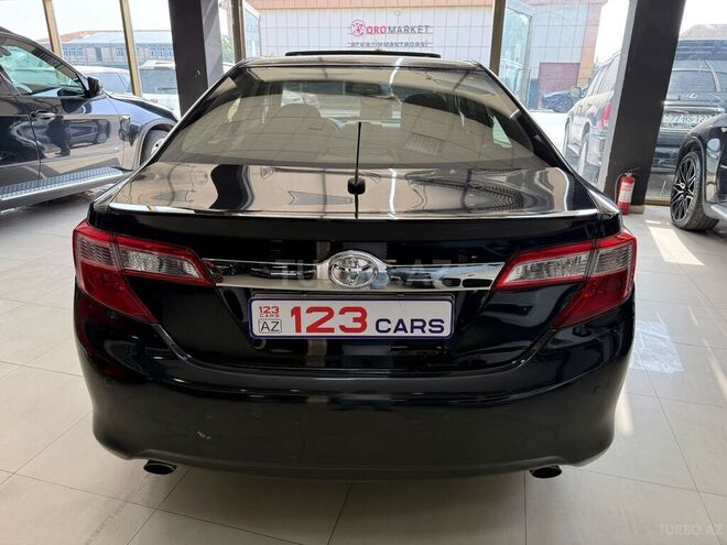 Toyota Camry-3