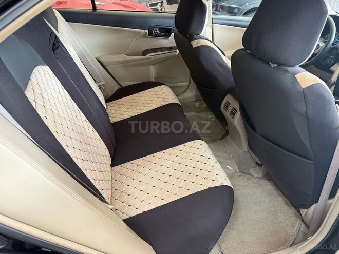 Toyota Camry-15