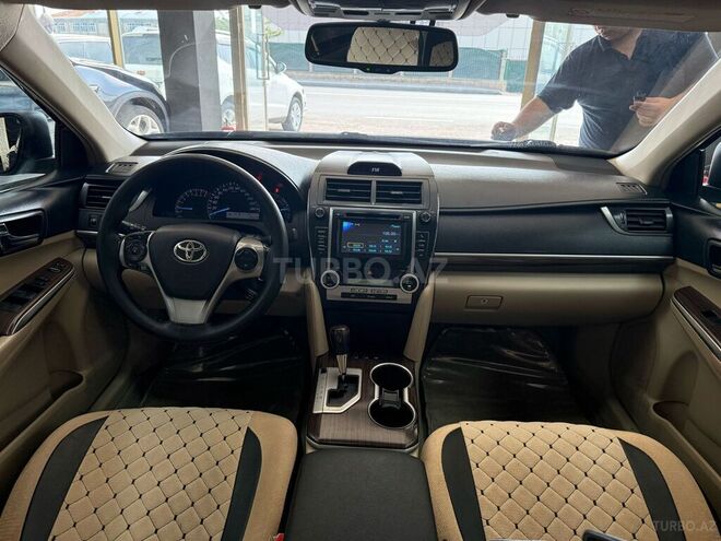 Toyota Camry-11