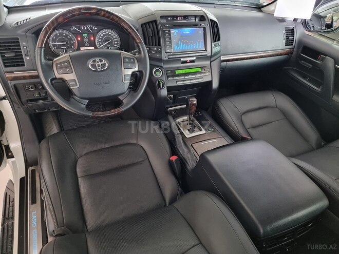 Toyota Land Cruiser-20
