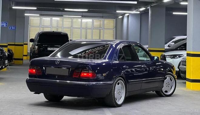 Mercedes E 240 1999, 333,000 km - 2.4 l - Bakı