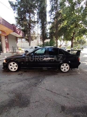 BMW 320 1995, 300,000 km - 2.0 l - Qazax