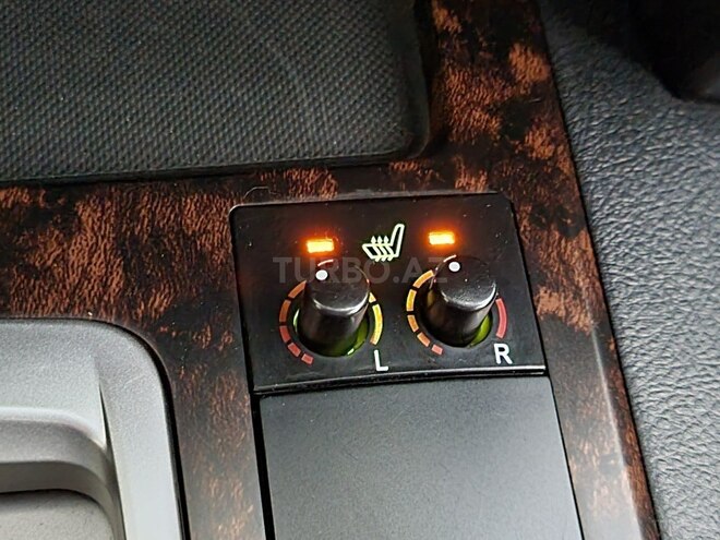 Toyota Land Cruiser-25
