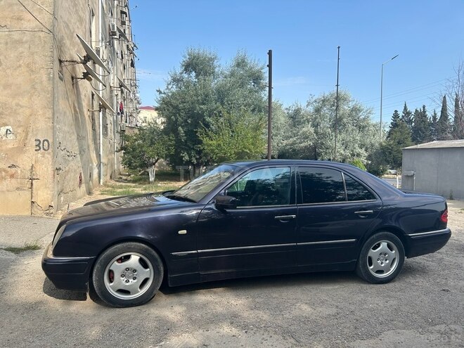 Mercedes E 240 1999, 350,226 km - 2.4 l - Sumqayıt