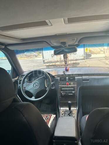 Mercedes E 240 1999, 350,226 km - 2.4 l - Sumqayıt