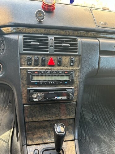 Mercedes E 240 1999, 350,226 km - 2.4 l - Sumqayıt
