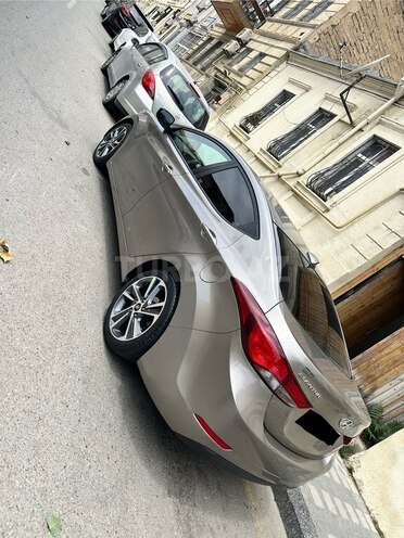 Hyundai Elantra 2015, 225,308 km - 1.8 л - Bakı