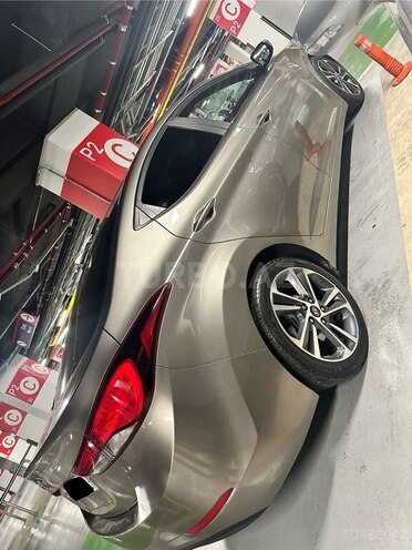 Hyundai Elantra 2015, 225,308 km - 1.8 л - Bakı
