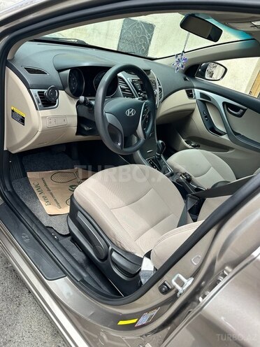 Hyundai Elantra 2015, 225,308 km - 1.8 л - Bakı