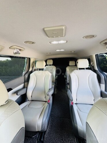 Kia Carnival-19