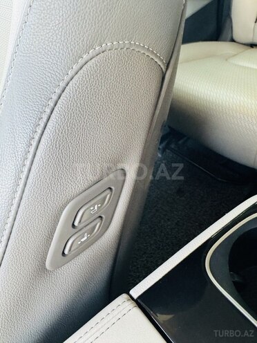 Kia Carnival-10