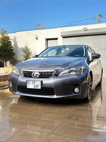 Lexus CT 200h-1
