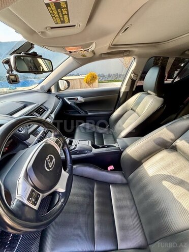 Lexus CT 200h-8