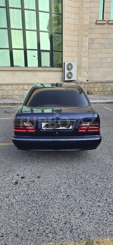 Mercedes E 220 d 2000, 480,900 km - 2.2 l - Bakı