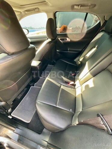 Lexus CT 200h-7