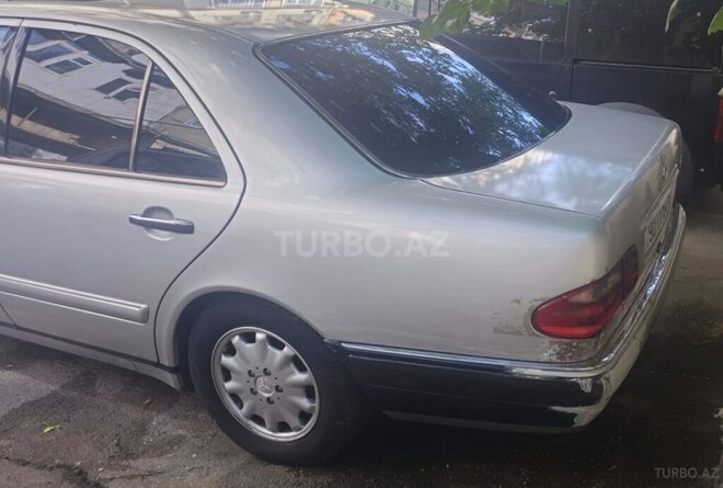 Mercedes E 230 1995, 440,000 km - 2.3 l - Bakı