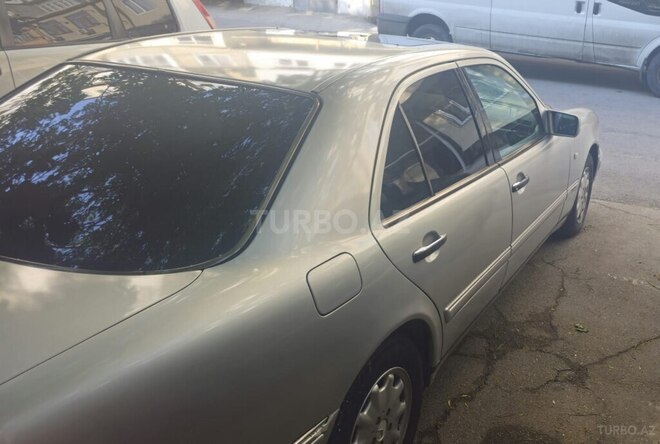 Mercedes E 230 1995, 440,000 km - 2.3 l - Bakı