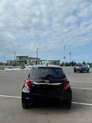 Toyota Vitz 2015, 135,000 km - 1.3 л - Sumqayıt