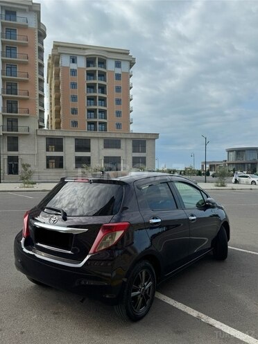 Toyota Vitz 2015, 135,000 km - 1.3 л - Sumqayıt