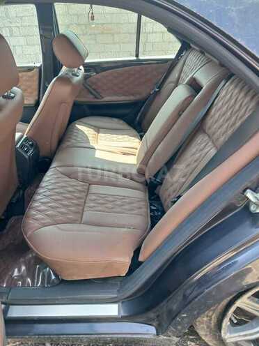 Mercedes E 240 2000, 320,000 km - 2.4 l - Göyçay