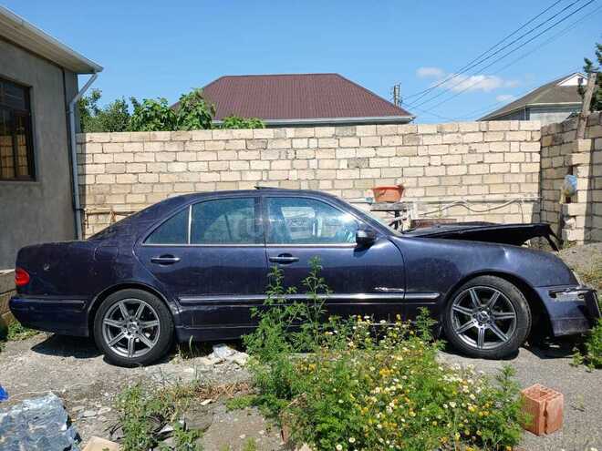 Mercedes E 240 2000, 320,000 km - 2.4 l - Göyçay