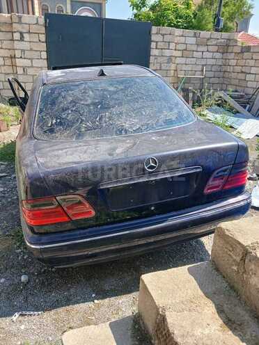 Mercedes E 240 2000, 320,000 km - 2.4 l - Göyçay