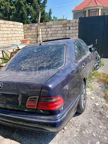 Mercedes E 240 2000, 320,000 km - 2.4 l - Göyçay