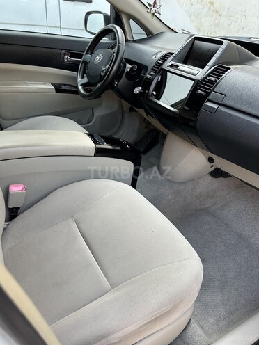 Toyota Prius-11