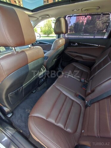 Kia Sorento-11