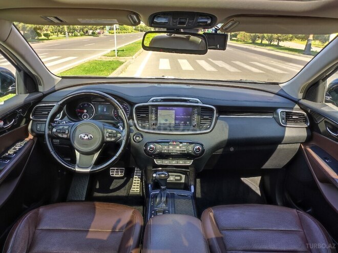 Kia Sorento-12