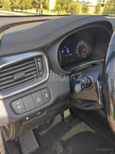 Kia Sorento-14