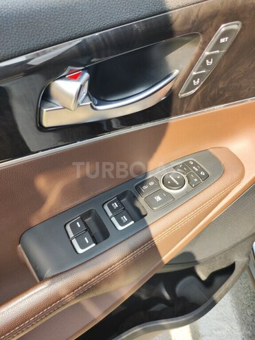 Kia Sorento-13