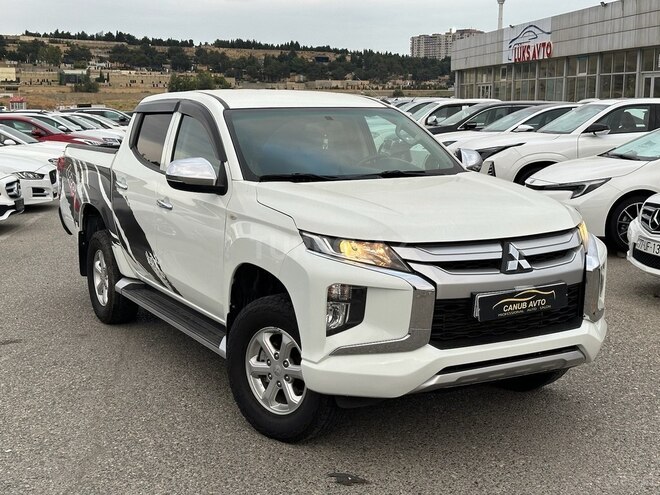 Mitsubishi L200-2