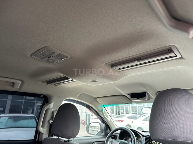 Mitsubishi L200-17