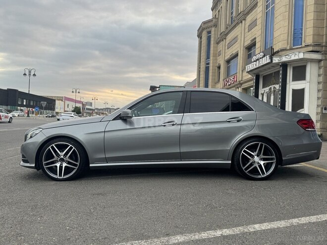 Mercedes E 220 d-3