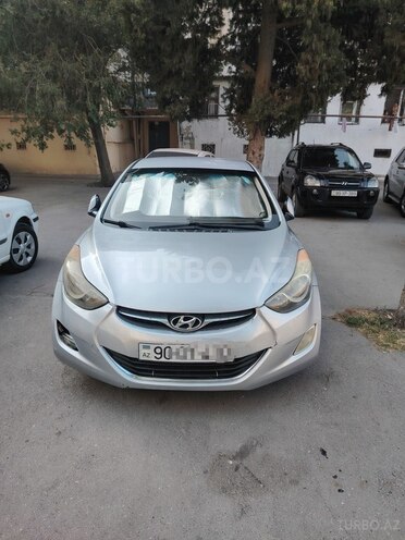 Hyundai Elantra-1