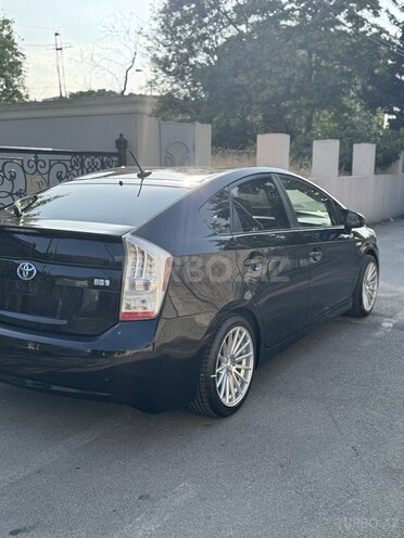 Toyota Prius-8