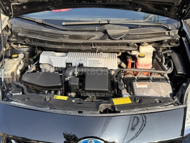 Toyota Prius-13