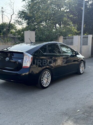 Toyota Prius-5