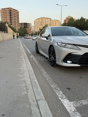 Toyota Camry-5