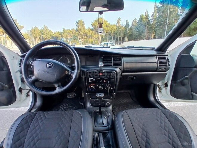 Opel Vectra-13