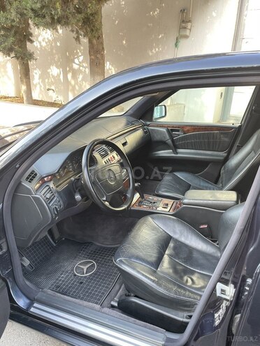 Mercedes E 240 1998, 347,255 km - 2.4 l - Bakı