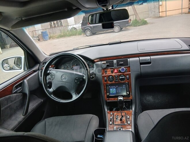 Mercedes E 220 2000, 461,371 km - 2.2 л - Biləsuvar