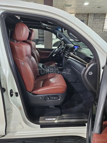 Lexus LX 570-15