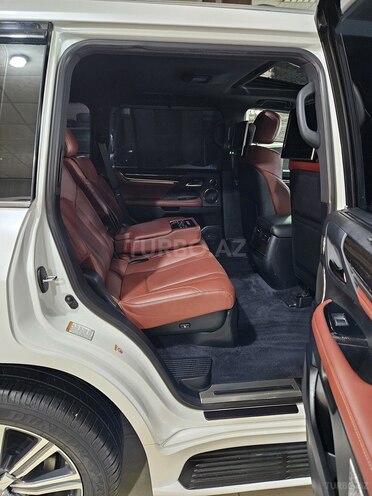 Lexus LX 570-13