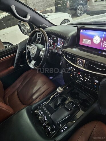 Lexus LX 570-17