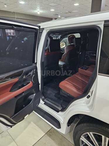 Lexus LX 570-11