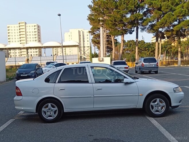 Opel Vectra-11